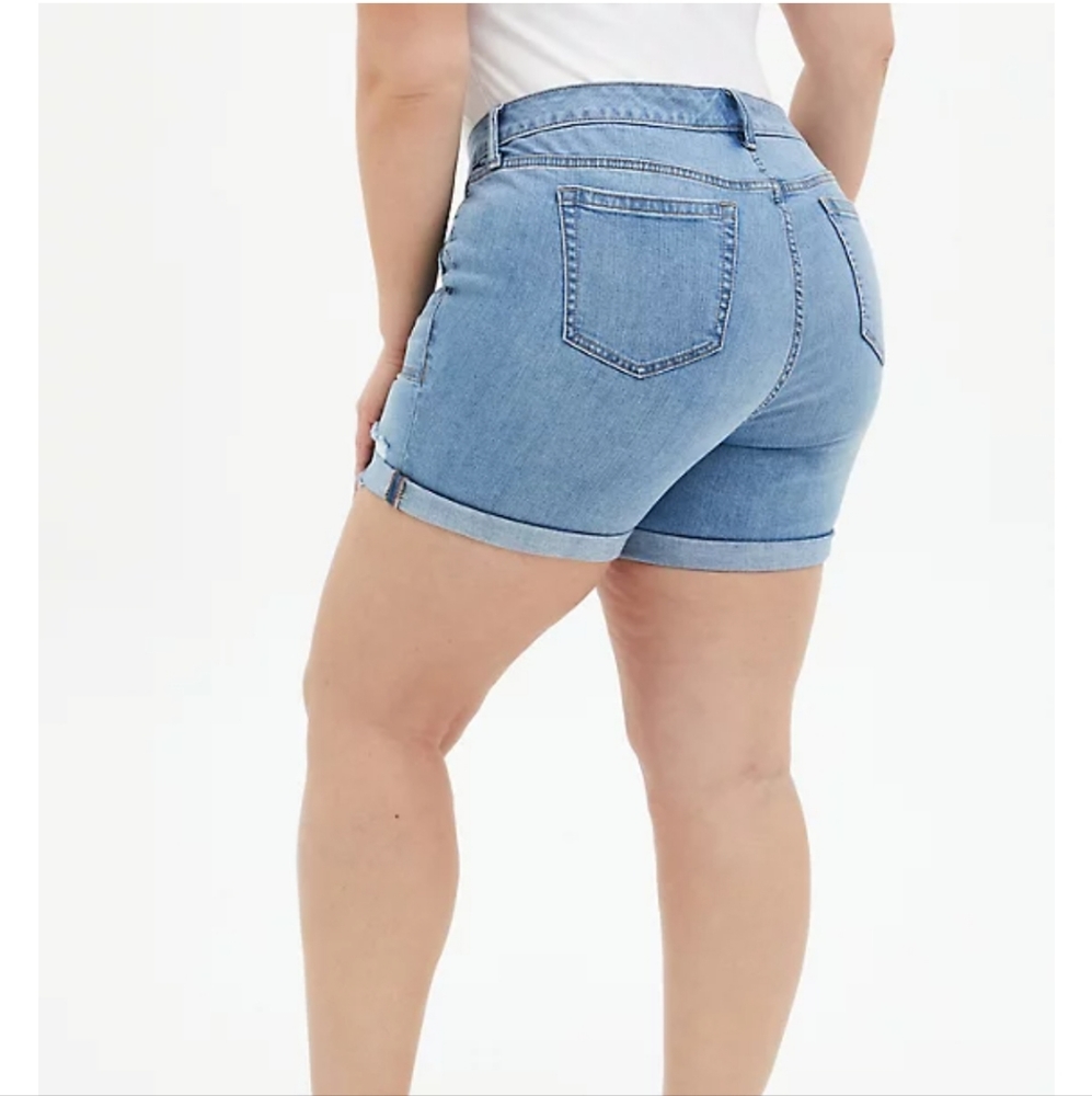 Torrid 5 INCH VINTAGE STRETCH MID-RISE SHORT